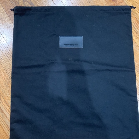 ALEXANDER WANG BLACK CROSSBODY LEATHER BAG WITH SILVER CHAIN AND DETAILS - Picture 7 of 9